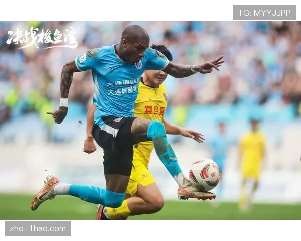 大连英博防守对抗成功率低下 个人能力与协防意识均不足